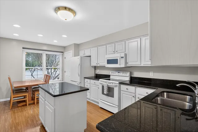 $499,900 | 39828 Village Run Drive, Northville, MI 48168