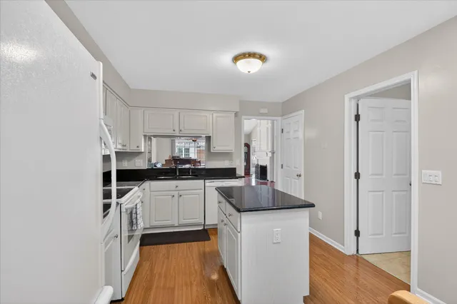 $499,900 | 39828 Village Run Drive, Northville, MI 48168