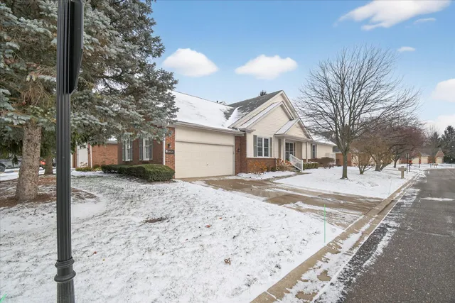$499,900 | 39828 Village Run Drive, Northville, MI 48168