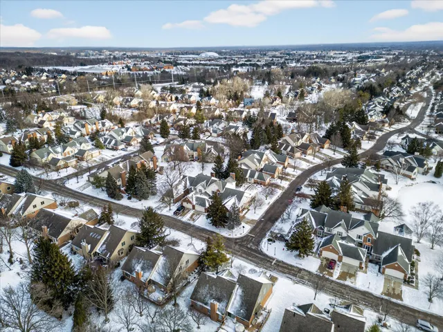 $499,900 | 39828 Village Run Drive, Northville, MI 48168