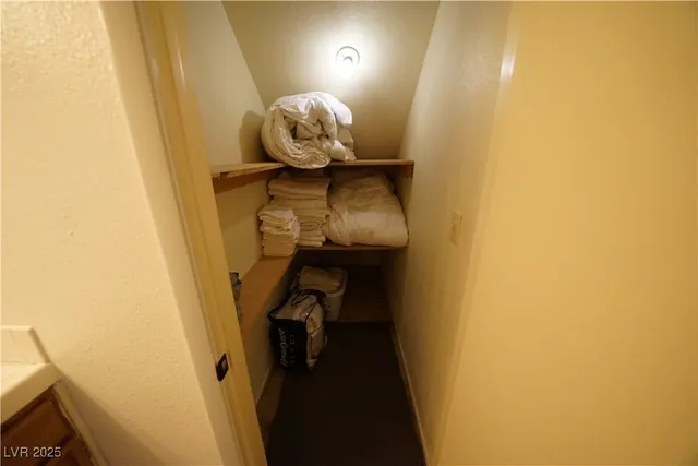 $2,000 | 156 Wynntry Drive, Henderson, NV 89074