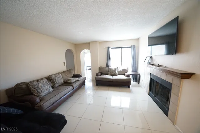 $2,000 | 156 Wynntry Drive, Henderson, NV 89074