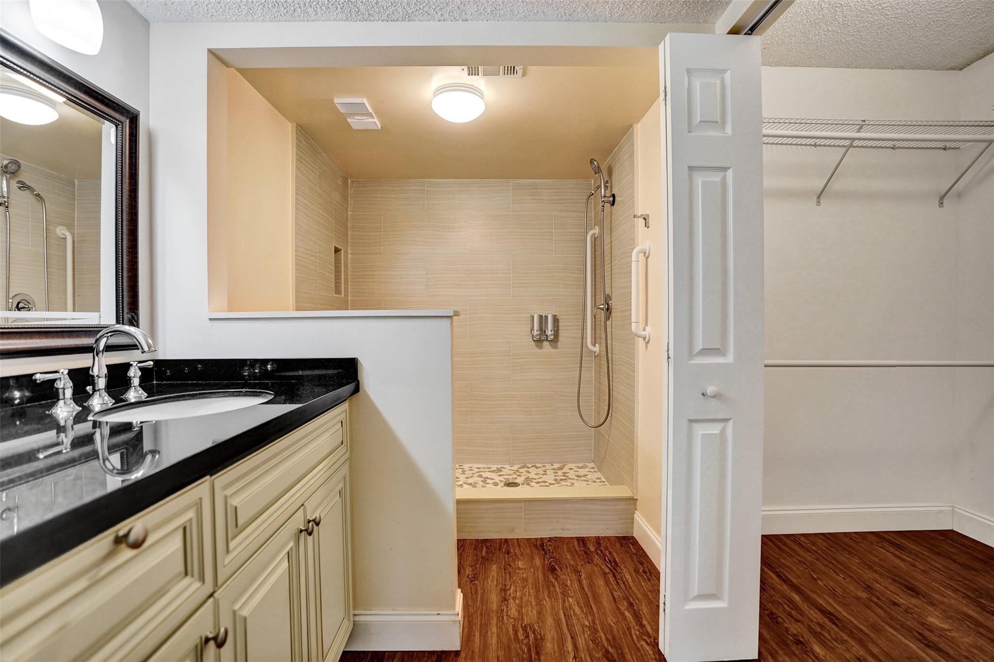 9215 Flynn Circle, Unit 6 Boca Raton, FL 33496 - Photo 18 of 34 Primary bathroom