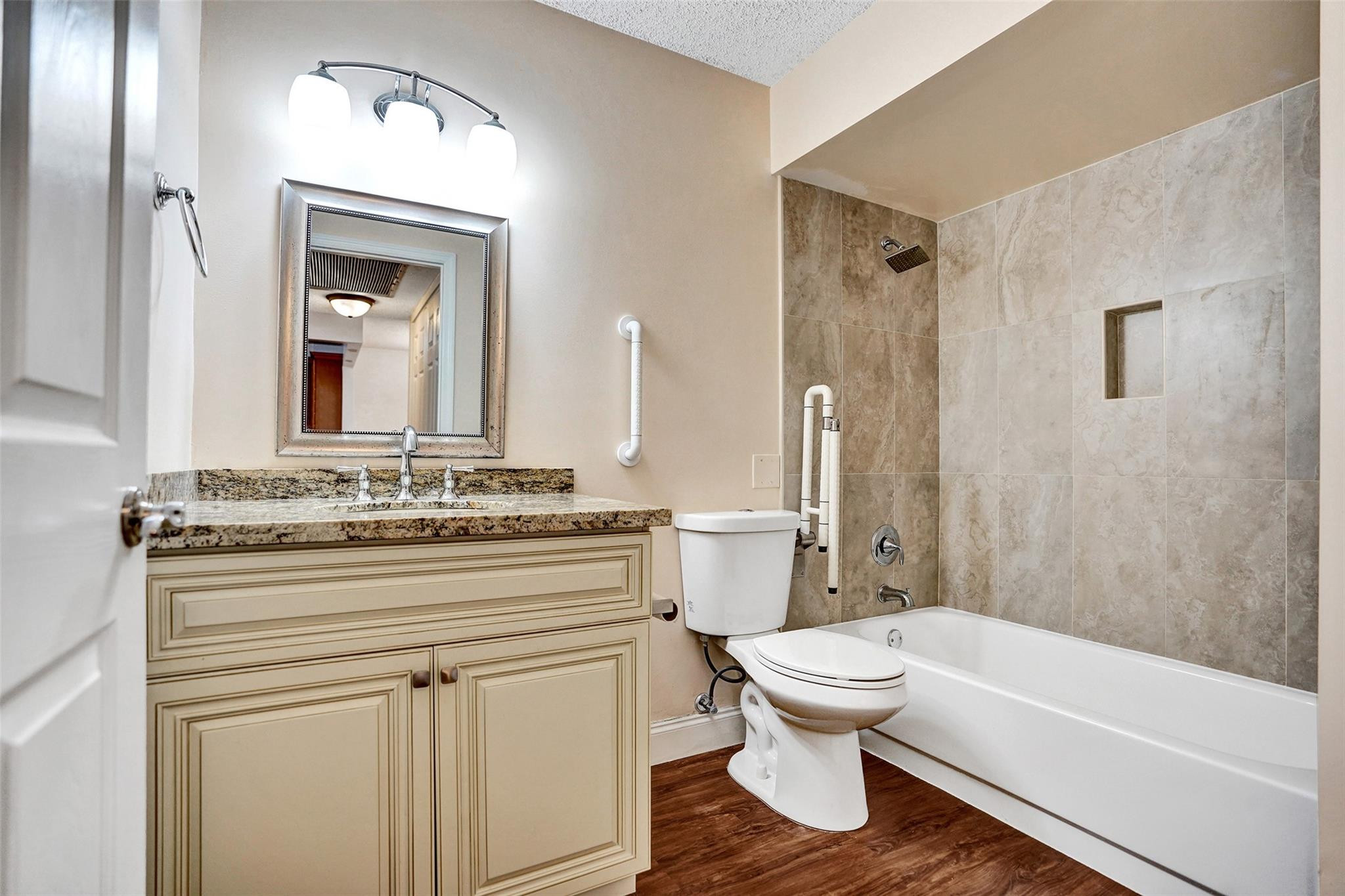 9215 Flynn Circle, Unit 6 Boca Raton, FL 33496 - Photo 26 of 34 guest bathroom