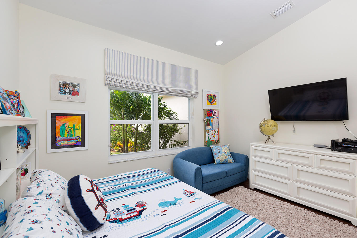 5260 Homeland Road Lake Worth, FL 33449 - Photo 17 of 33 30_Kidsroom_2 copy