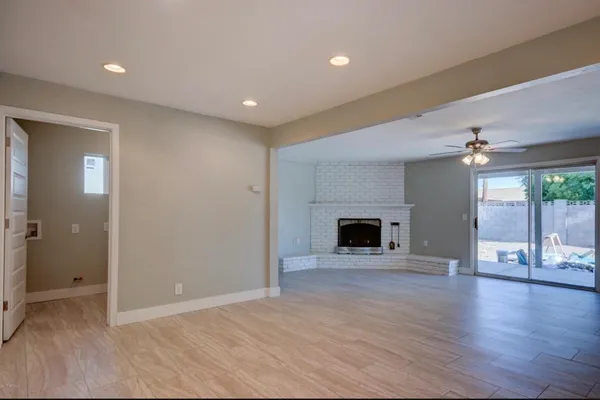 $2,900 | 1424 West 6th Place, Mesa, AZ 85201