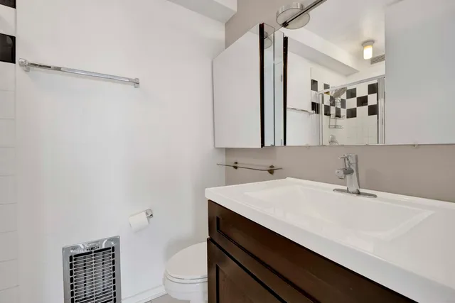 $369,000 | 340 West Diversey Parkway, Unit 2718, Chicago, IL 60657