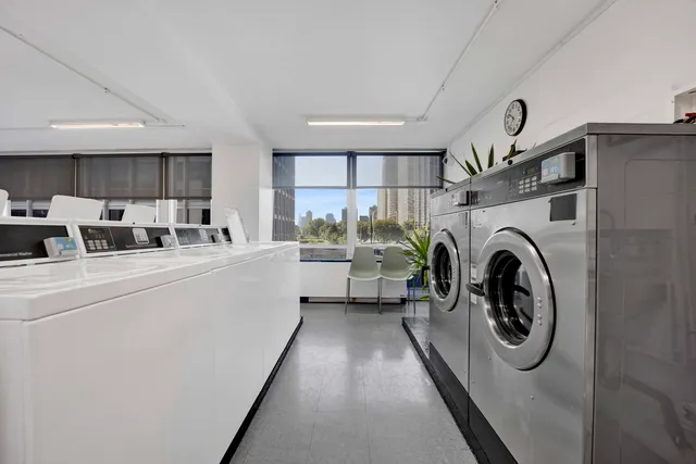 $369,000 | 340 West Diversey Parkway, Unit 2718, Chicago, IL 60657