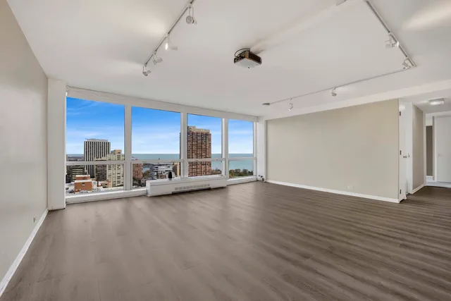 $369,000 | 340 West Diversey Parkway, Unit 2718, Chicago, IL 60657