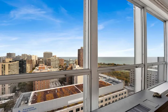 $369,000 | 340 West Diversey Parkway, Unit 2718, Chicago, IL 60657
