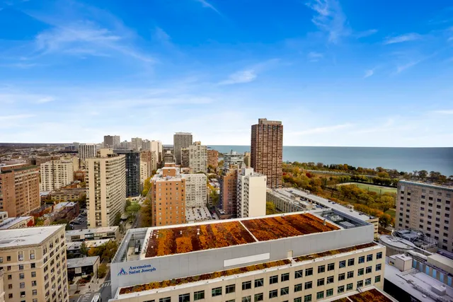 $369,000 | 340 West Diversey Parkway, Unit 2718, Chicago, IL 60657