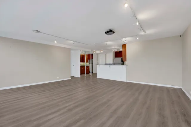 $369,000 | 340 West Diversey Parkway, Unit 2718, Chicago, IL 60657