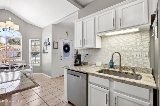 $229,000 | 9823 Ala Moana Street, Diamondhead, MS 39525