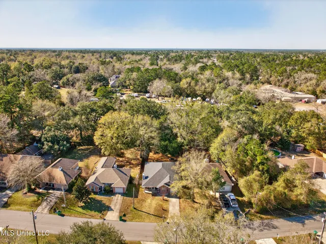 $229,000 | 9823 Ala Moana Street, Diamondhead, MS 39525