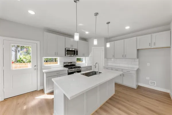 $2,150 | 1222 East 33rd Street, Houston, TX 77022