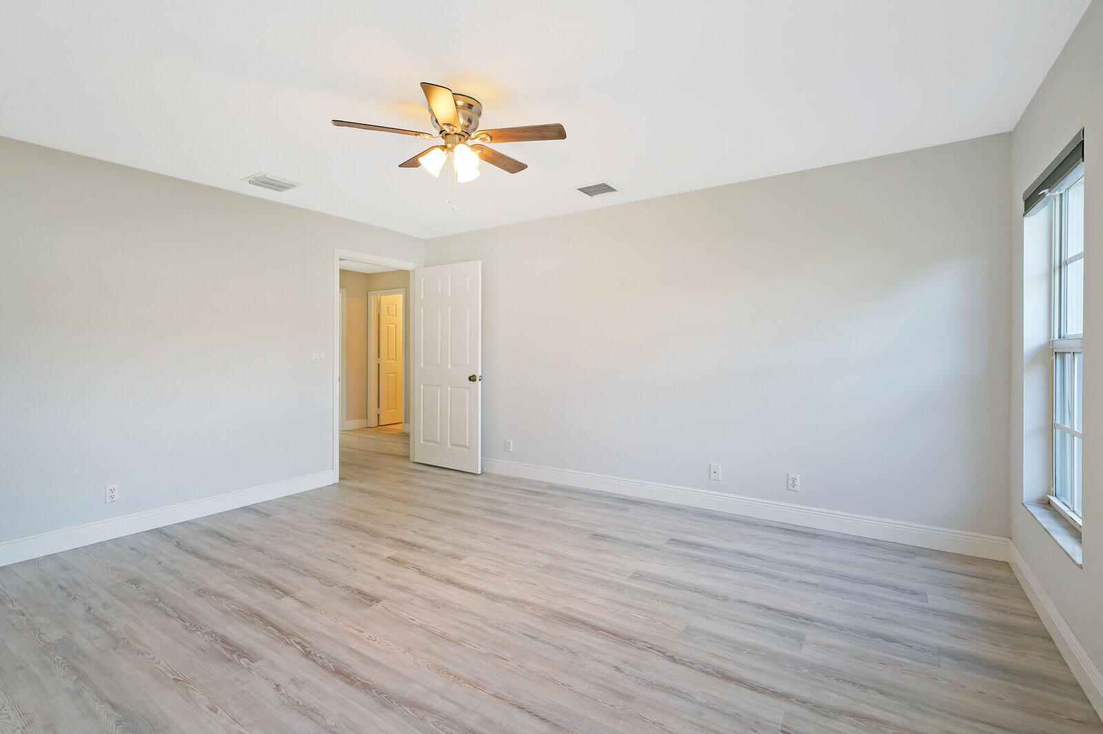 119 Owl Pointe Circle Jupiter, FL 33458 - Photo 23 of 38 32_Image_22_mls