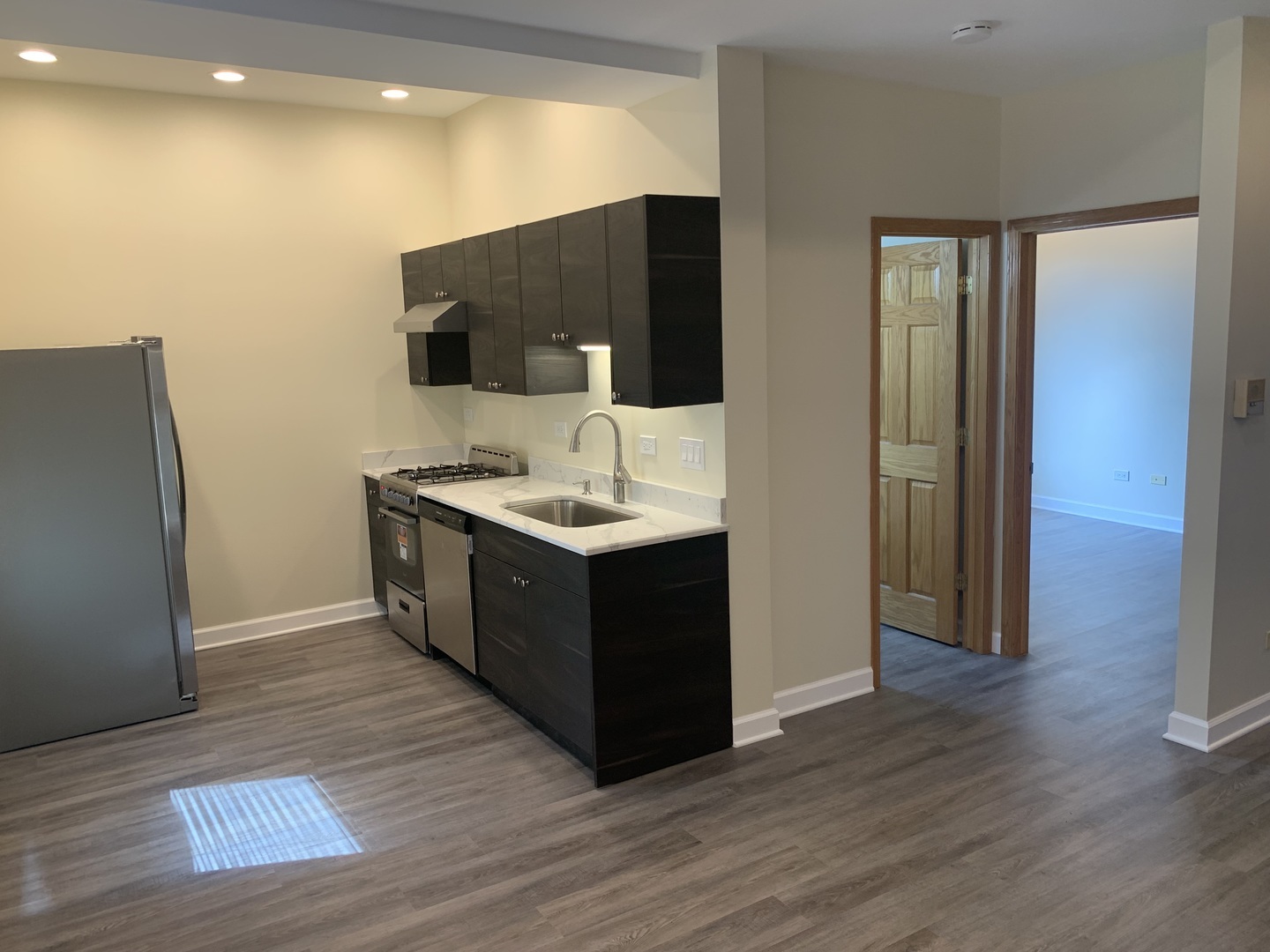 1303 West Flournoy Street, Unit 2R Chicago, IL 60607 - Photo 2 of 14