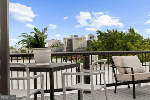 $915,000 | 3246 N Street Northwest, Unit 4A, Washington, DC 20007