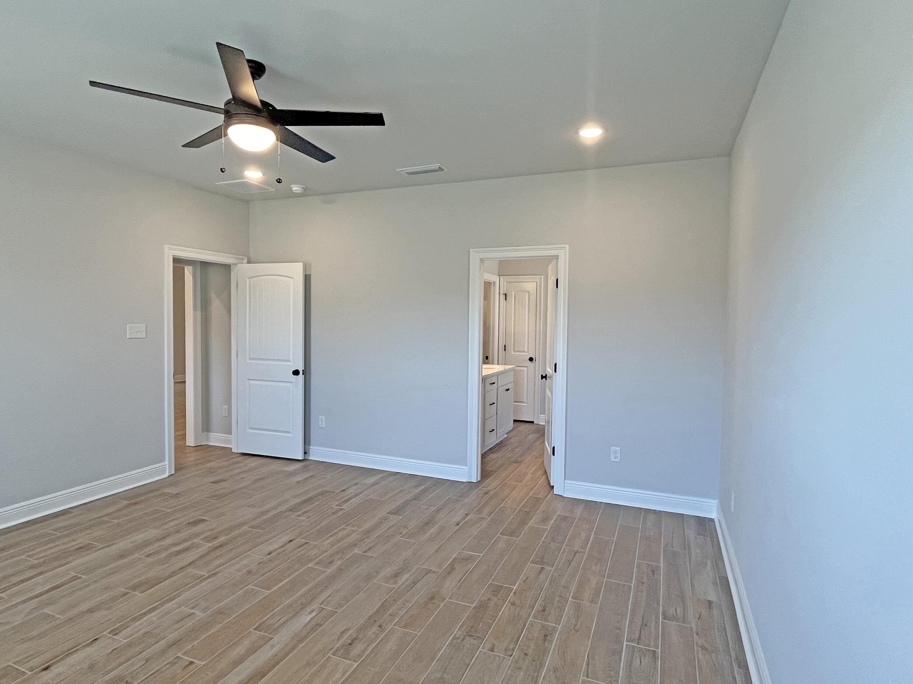 303 East Tweet Street Freeport, FL 32439 - Photo 12 of 31 IMG_1312