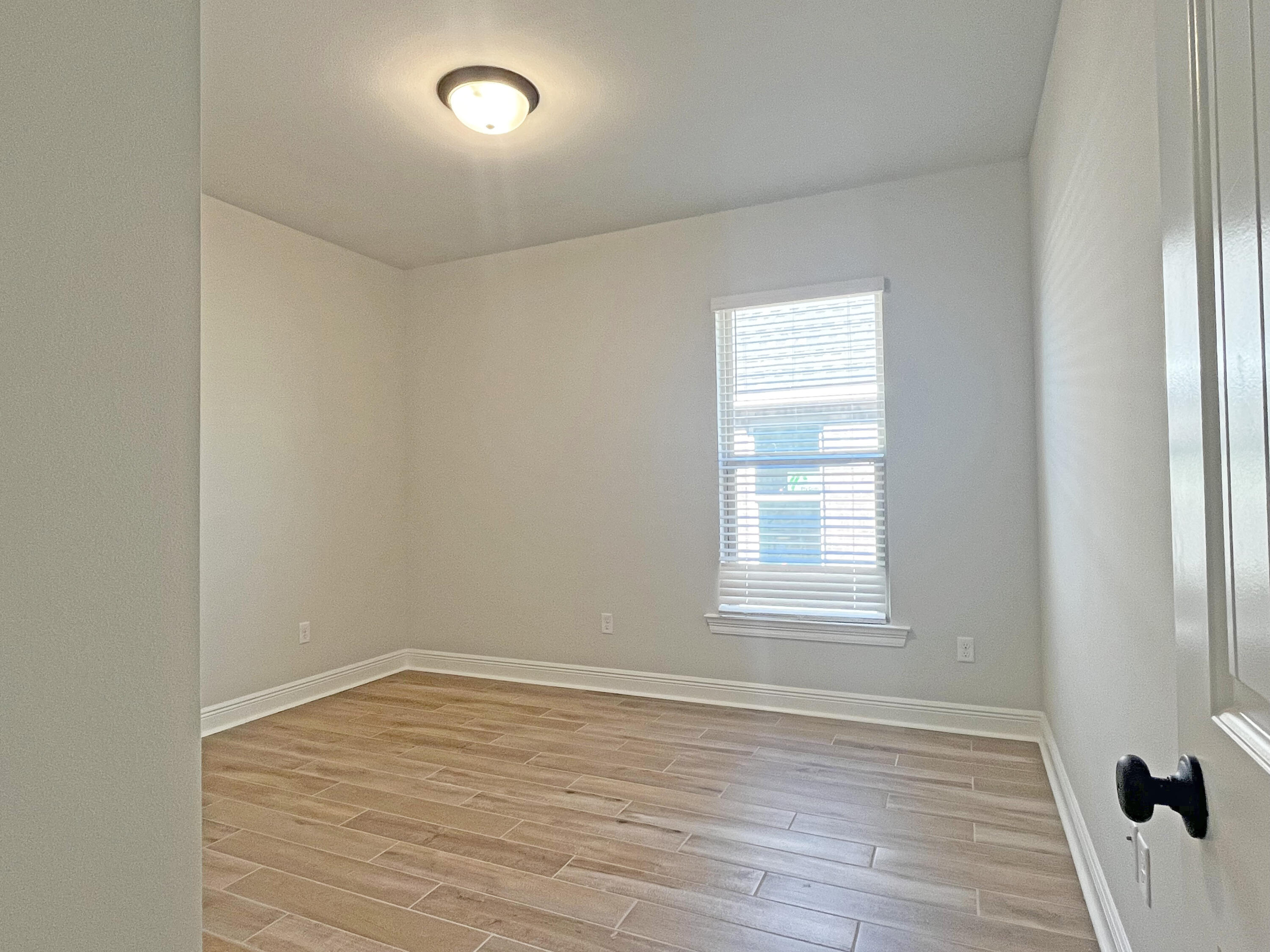 303 East Tweet Street Freeport, FL 32439 - Photo 19 of 31 IMG_1320
