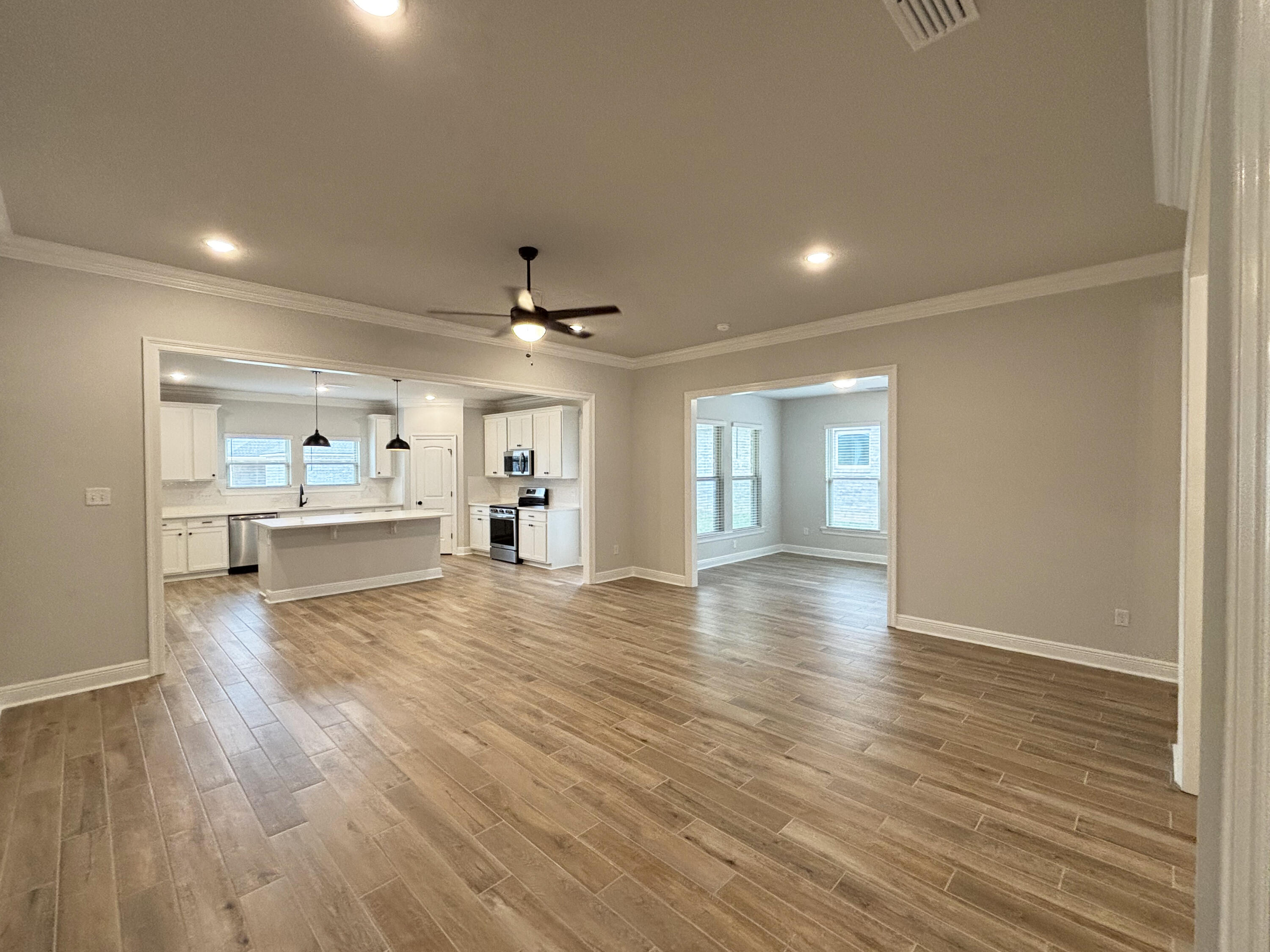 303 East Tweet Street Freeport, FL 32439 - Photo 6 of 31 IMG_0200 copy