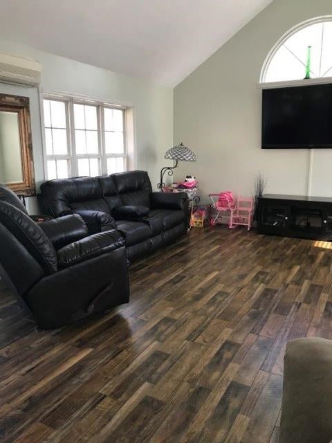 494 Embry Loop Morgantown, KY 42261 - Photo 4 of 27 Gallery Image 4