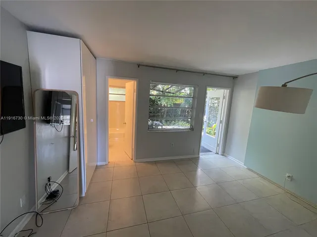 $1,550 | 2215 Northeast 11th Avenue, Unit 2215, Wilton Manors, FL 33305