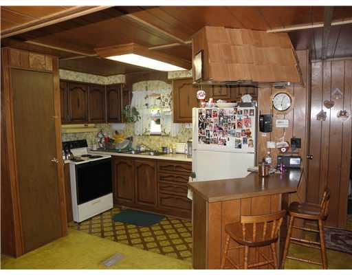 237 Rainey Road Eighty Four, PA 15330 - Photo 3 of 18 Kitchen. Open Kitchen w/ Breakfast Bar