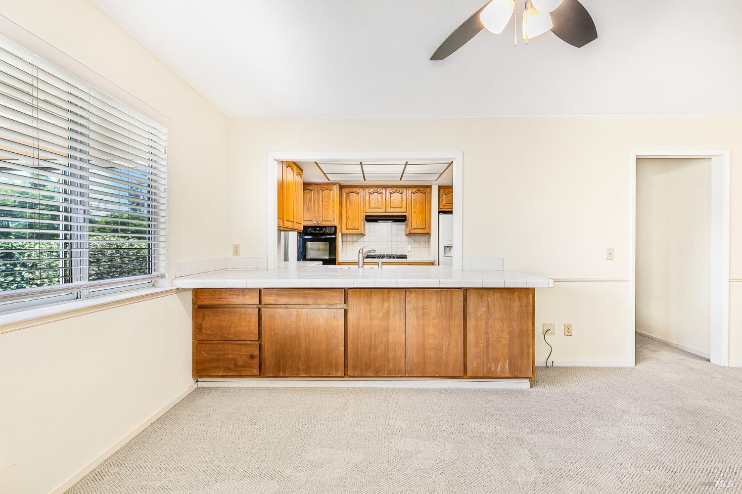 138 Oak Shadow Drive Santa Rosa, CA 95409 - Photo 24 of 50 an empty room with windows