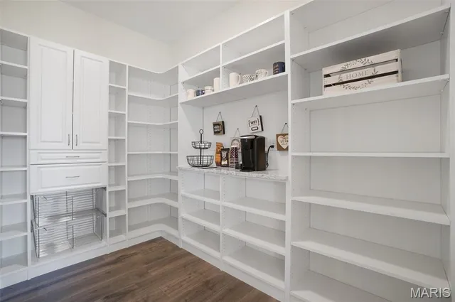 $629,900 | 701 Palisades Drive, St. Charles, MO 63301