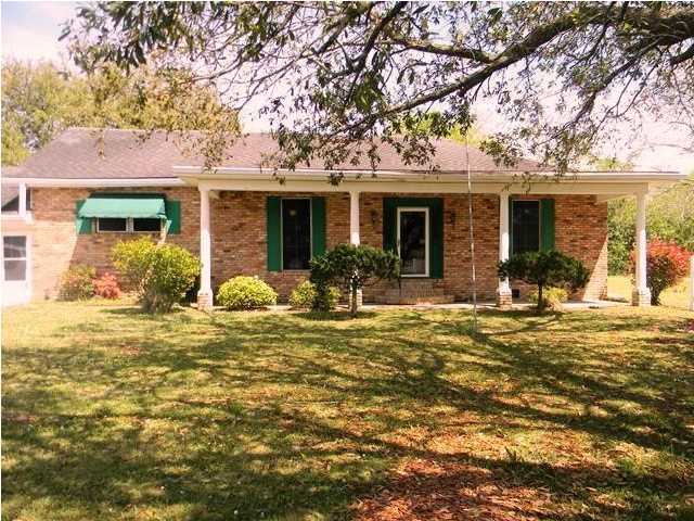 4217 Darnall Road New Iberia, LA 70560 - Photo 1 of 6 Primary Photo