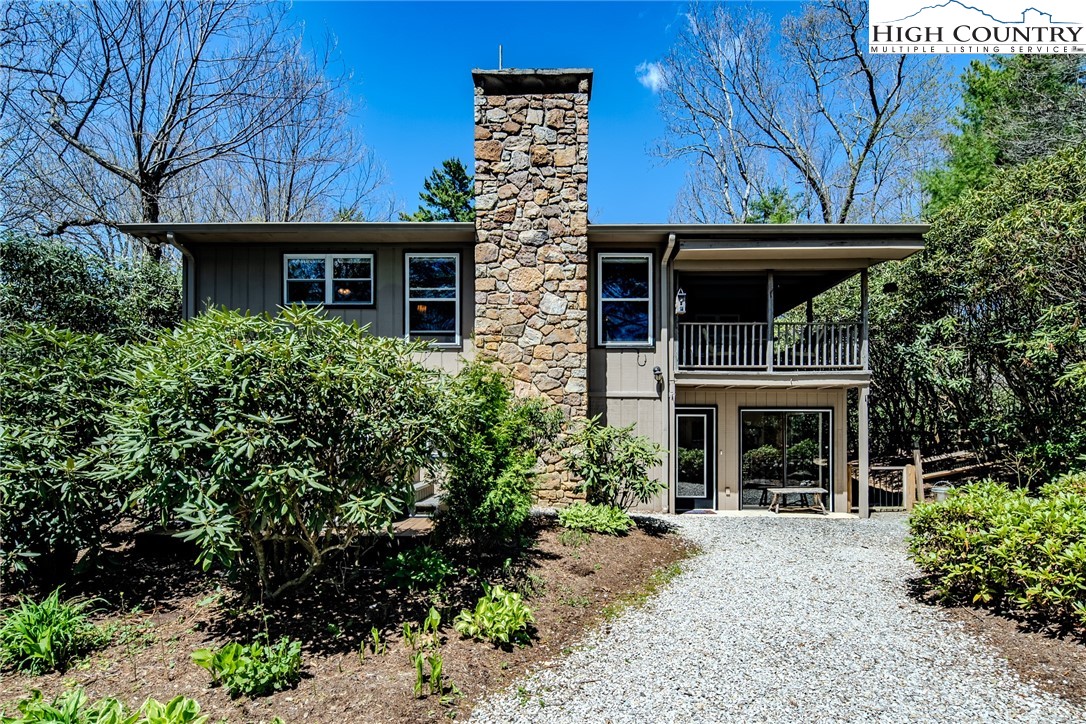 36 Rhododendron Loop Newland, NC 28657 - Photo 2 of 36 Gallery Image 2