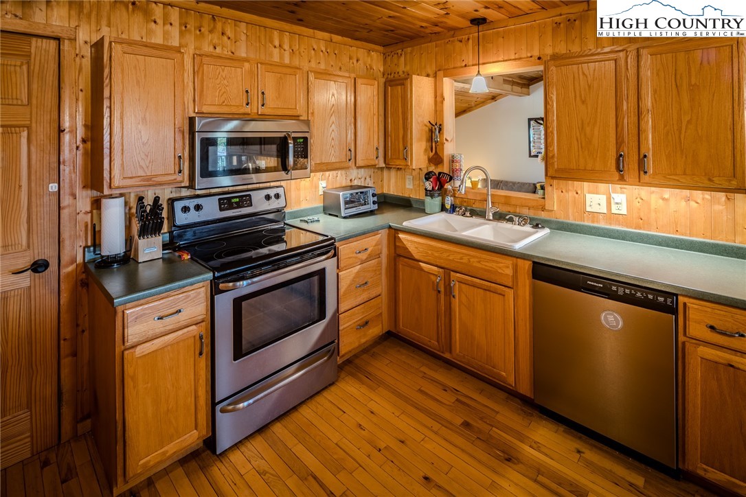36 Rhododendron Loop Newland, NC 28657 - Photo 29 of 36 Gallery Image 29