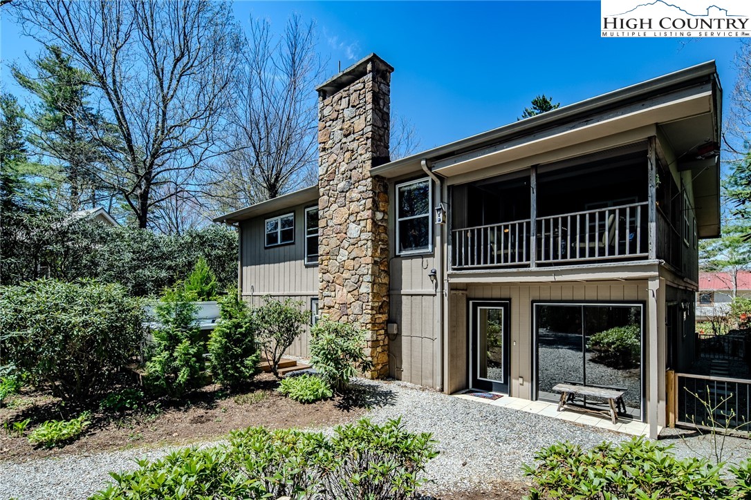 36 Rhododendron Loop Newland, NC 28657 - Photo 3 of 36 Gallery Image 3