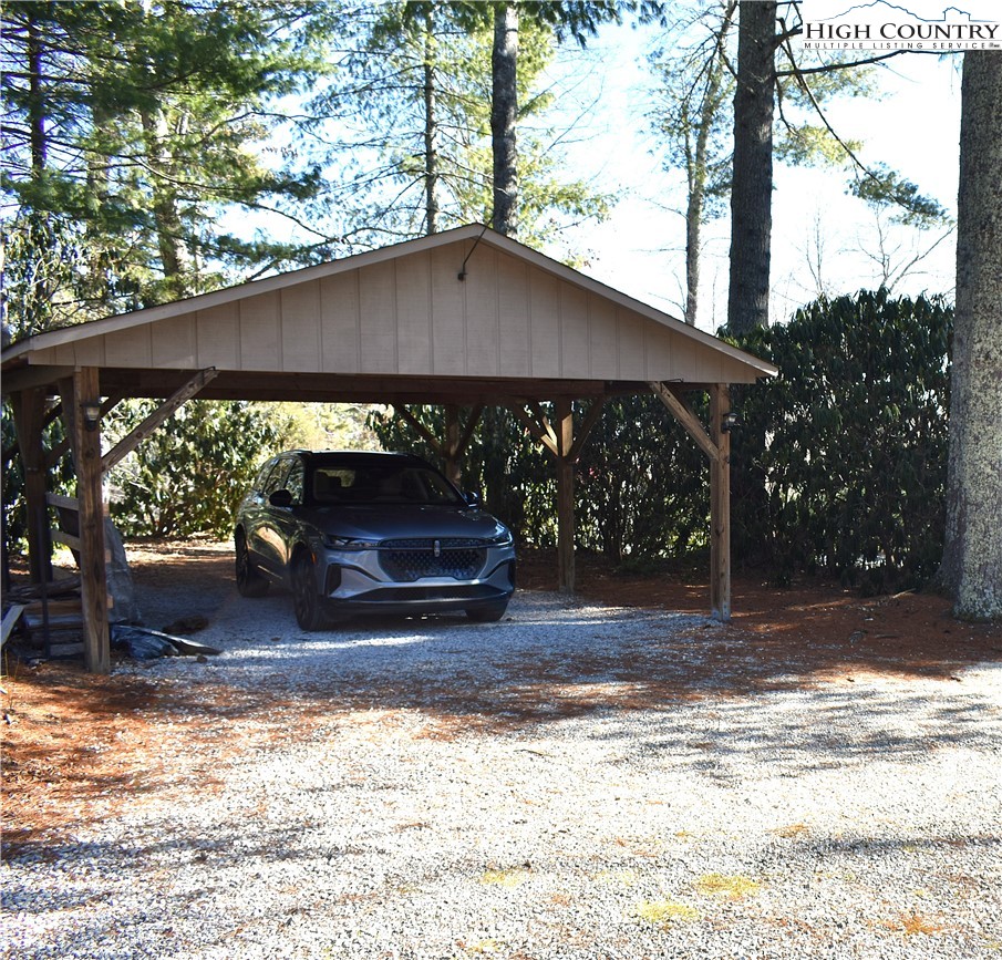 36 Rhododendron Loop Newland, NC 28657 - Photo 5 of 36 Gallery Image 5