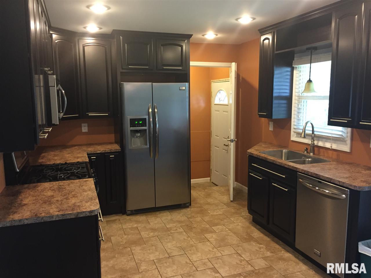1525 West Cloverdale Road Chillicothe, IL 61523 - Photo 2 of 36 Gallery Image 2