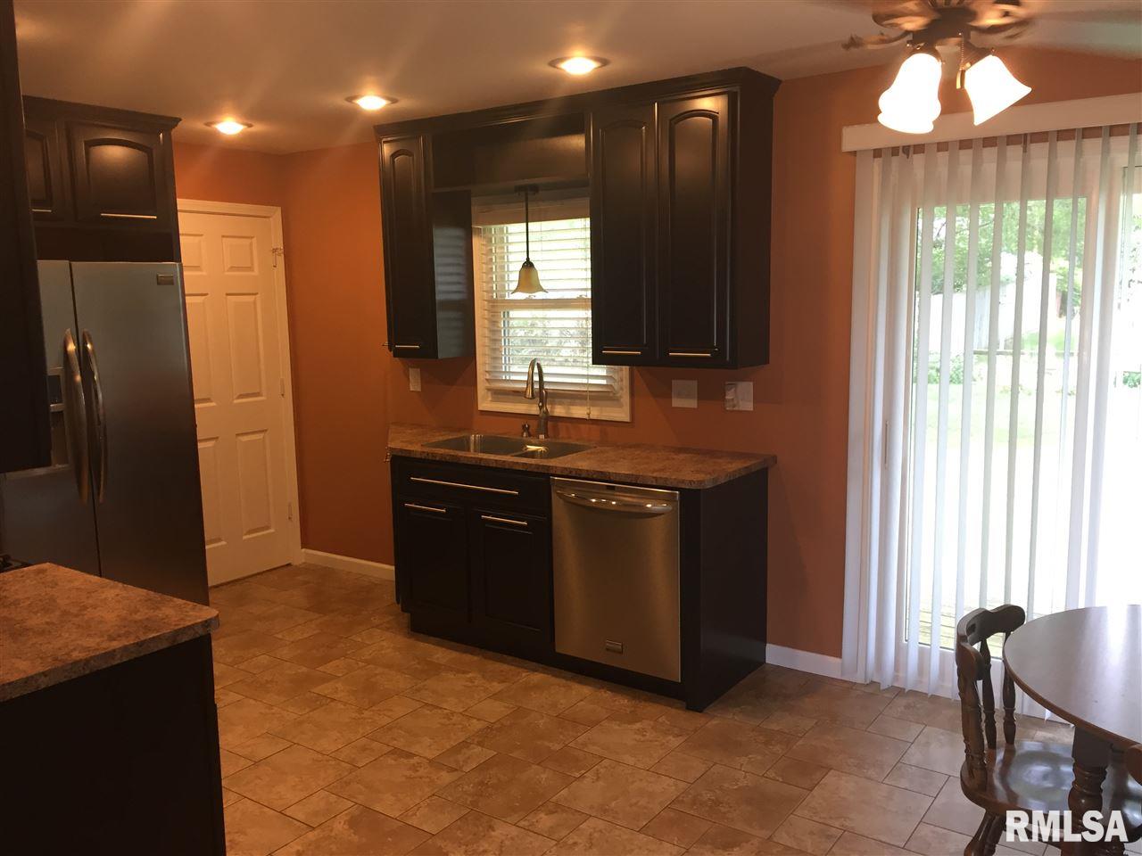 1525 West Cloverdale Road Chillicothe, IL 61523 - Photo 4 of 36 Gallery Image 4