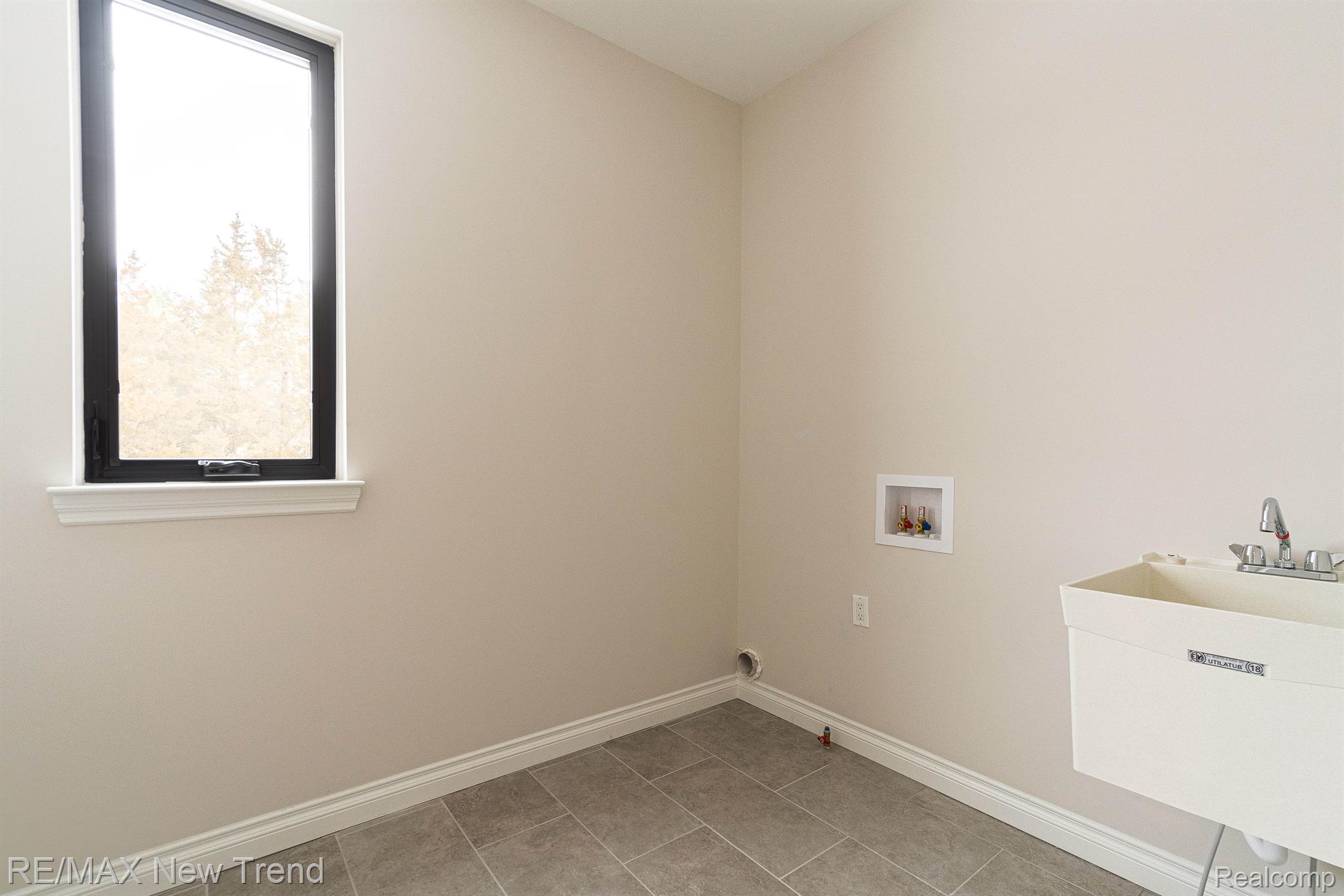 3148 Roma Court Wixom, MI 48393 - Photo 24 of 48 Gallery Image 24