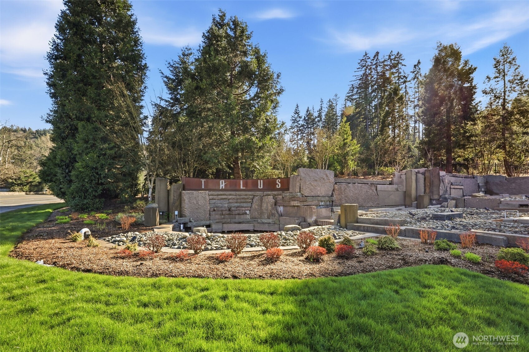 129 Cougar Ridge Road Northwest, Unit 1404 Issaquah, WA 98027 - Photo 3 of 27 Gallery Image 3