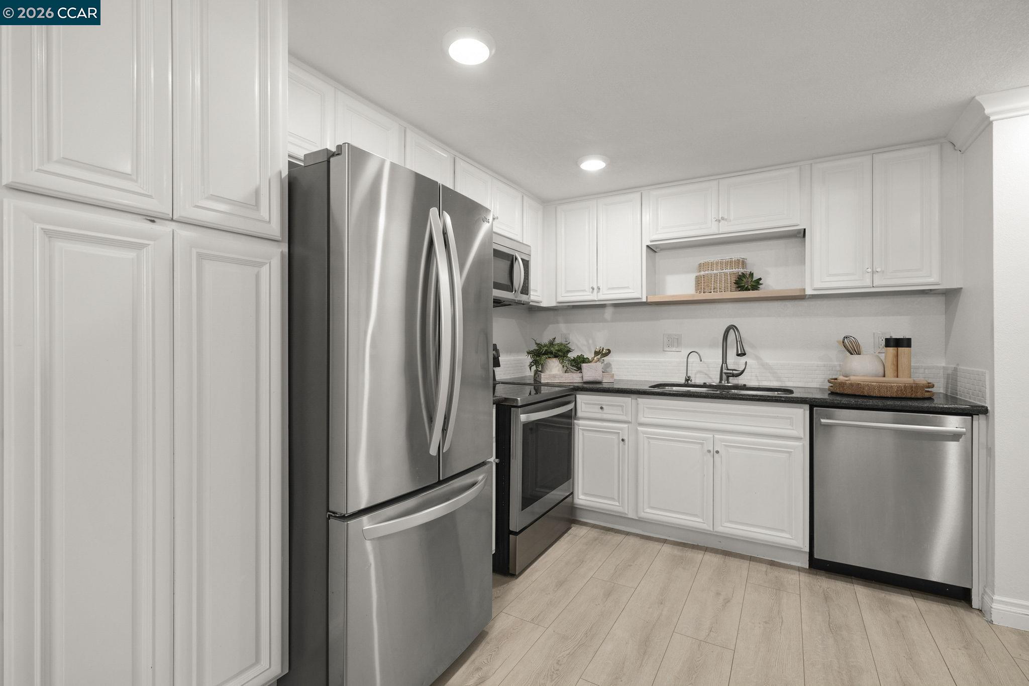 1052 Bancroft Road Concord, CA 94518 - Photo 11 of 37