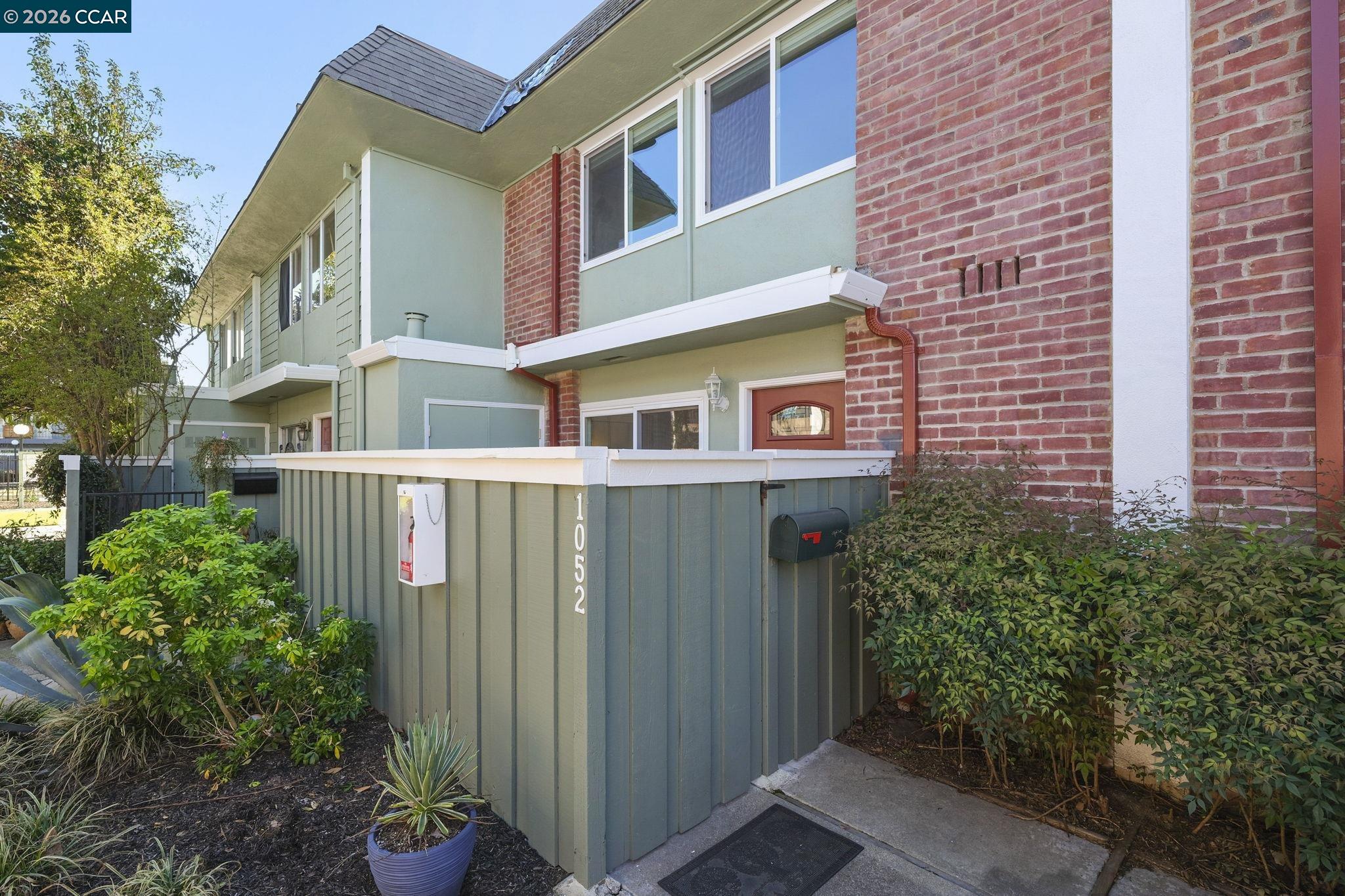 1052 Bancroft Road Concord, CA 94518 - Photo 2 of 37