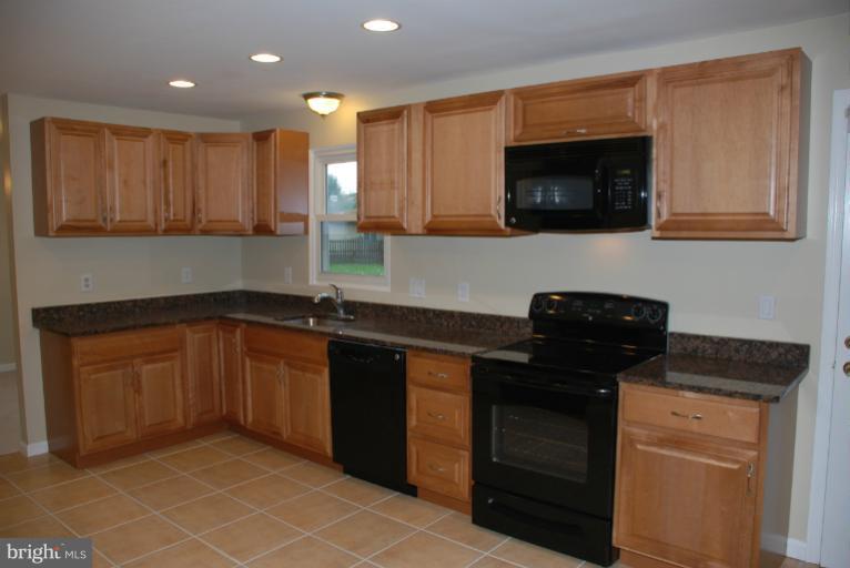 3917 St Paul Road Hampstead, MD 21074 - Photo 9 of 19 Kitchen