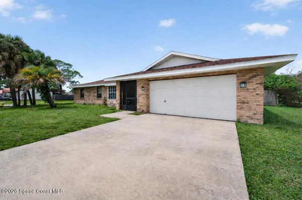 $2,600 | 377 Emerson Drive, Palm Bay, FL 32907