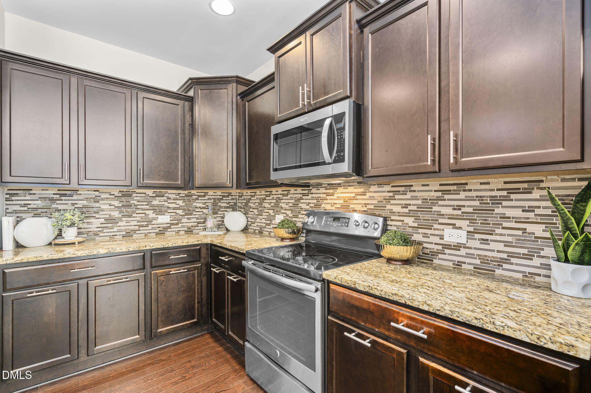 1110 Kimball Crest Court Fuquay-Varina, NC 27526 - Photo 9 of 40 Kitchen