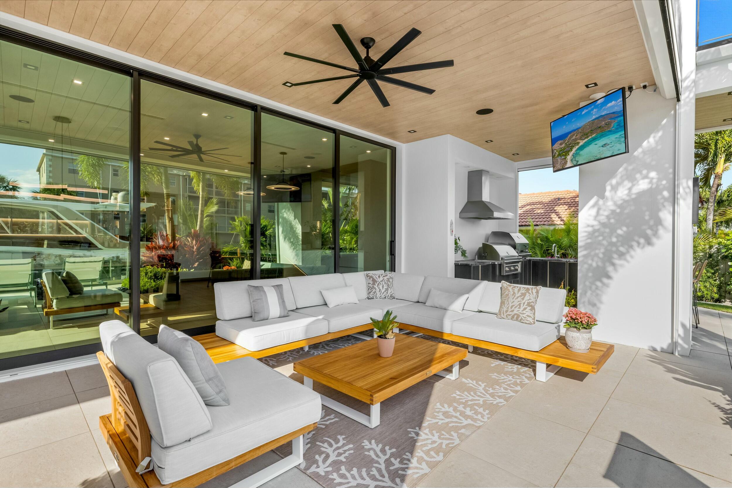 772 Glouchester Street Boca Raton, FL 33487 - Photo 32 of 85 Patio lounge
