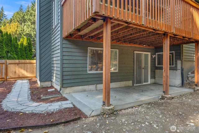 a view of a house with a outdoor space