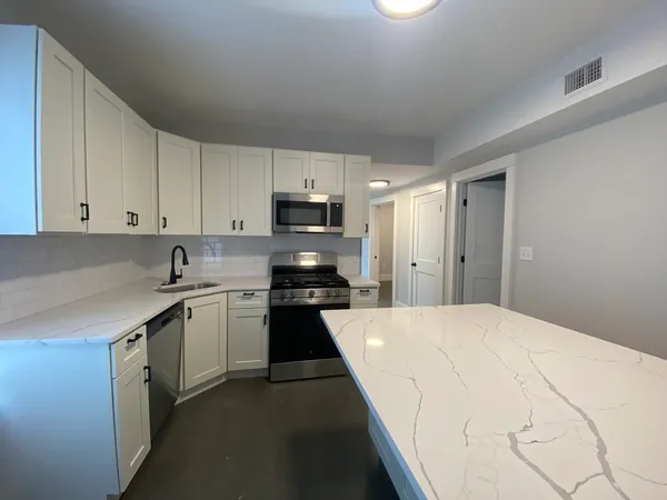 $4,000 | 118 Marginal Street, Unit 3, Boston, MA 02128