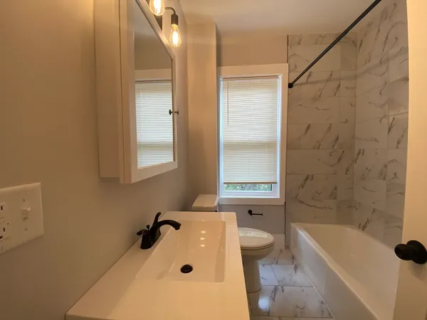 $4,000 | 118 Marginal Street, Unit 3, Boston, MA 02128