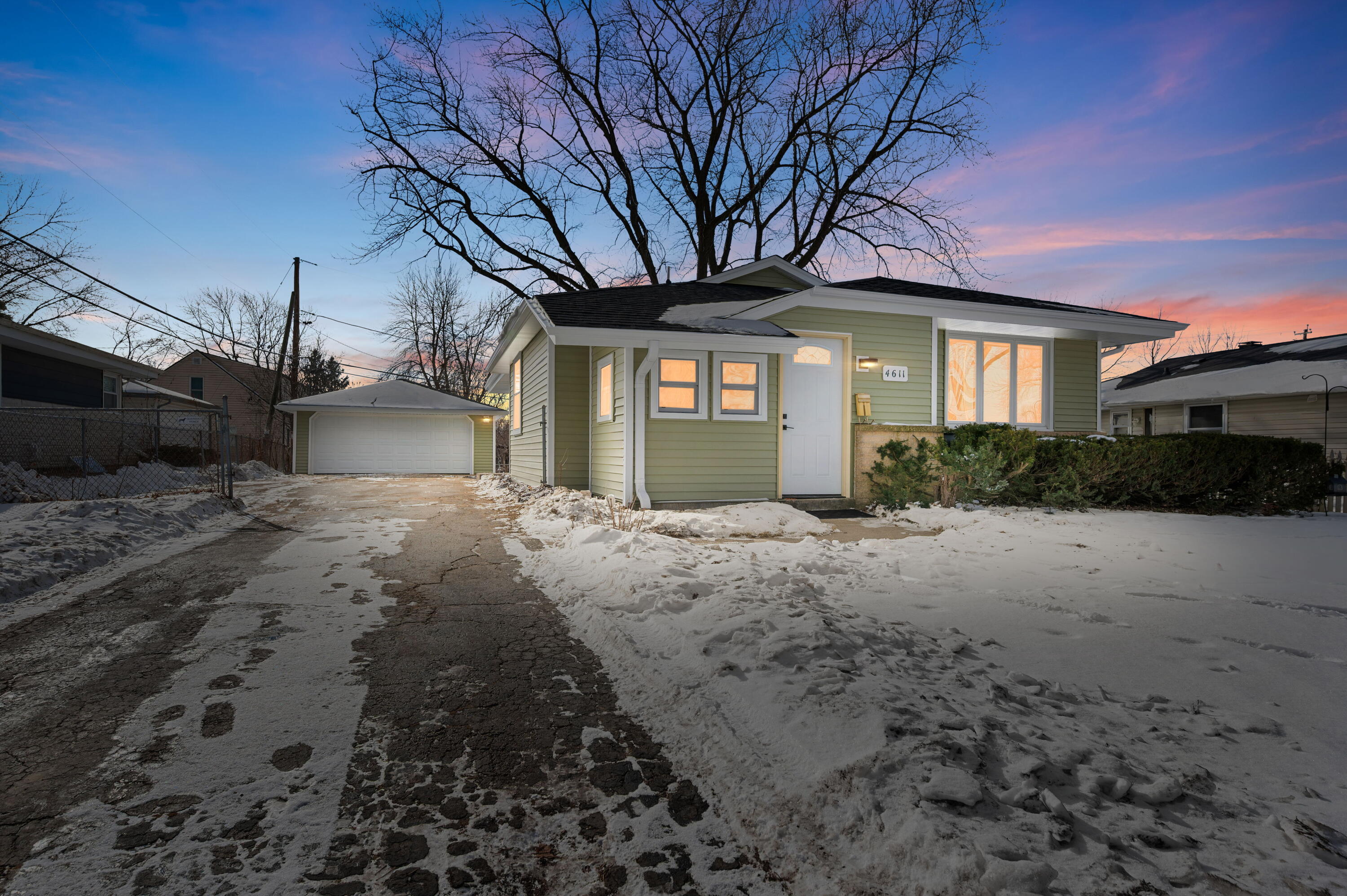 4611 W Kiley Ave Milwaukee - Twilight