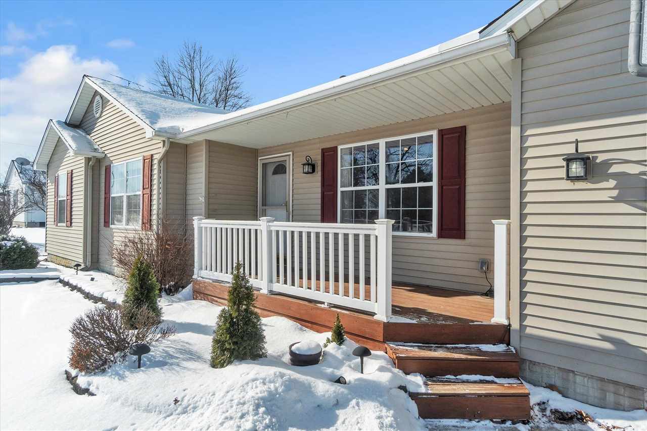 9504 Linden Road Swartz Creek, MI 48473 - Photo 3 of 37 50065035-2.JPG